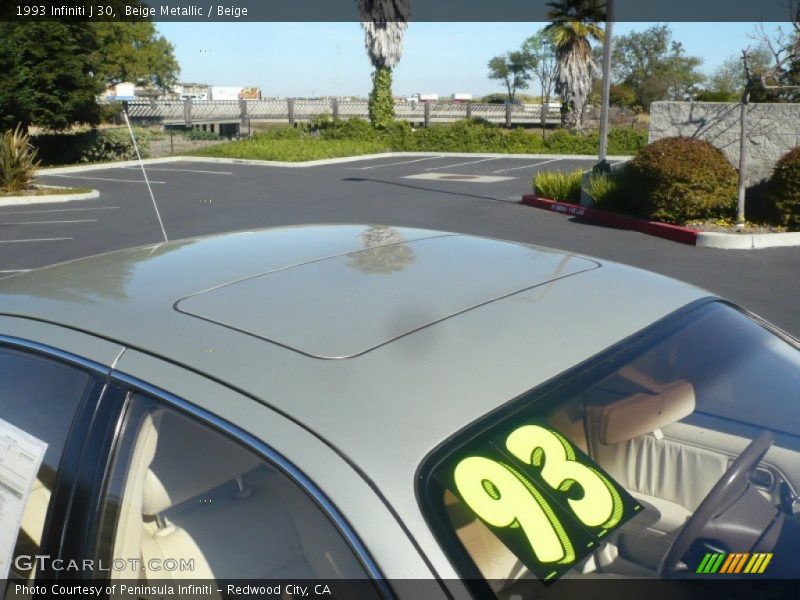 Beige Metallic / Beige 1993 Infiniti J 30