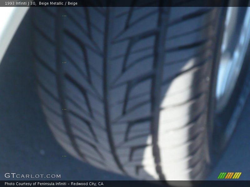 Beige Metallic / Beige 1993 Infiniti J 30