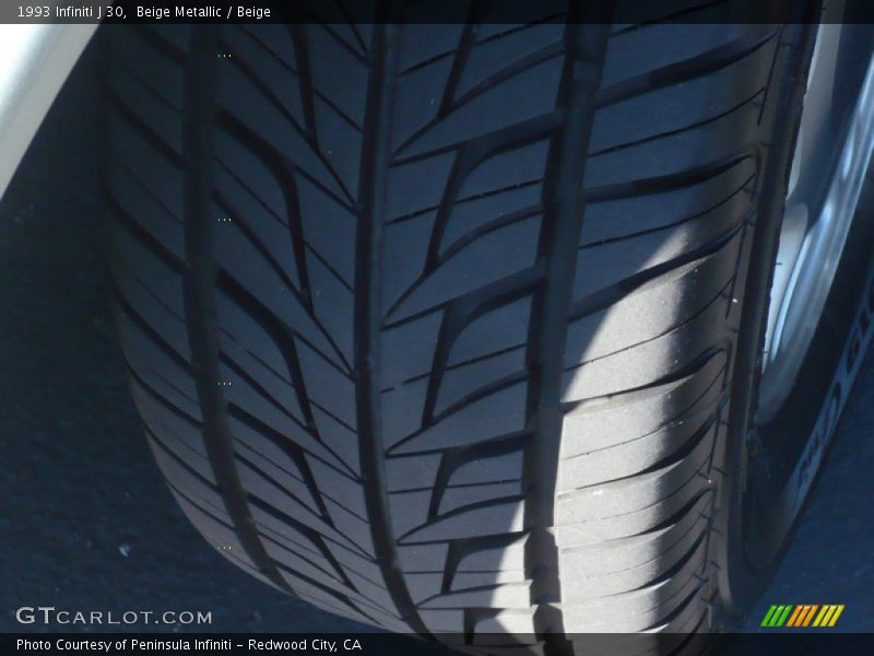 Beige Metallic / Beige 1993 Infiniti J 30