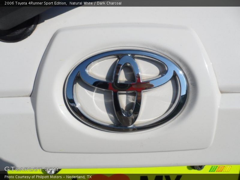 Natural White / Dark Charcoal 2006 Toyota 4Runner Sport Edition