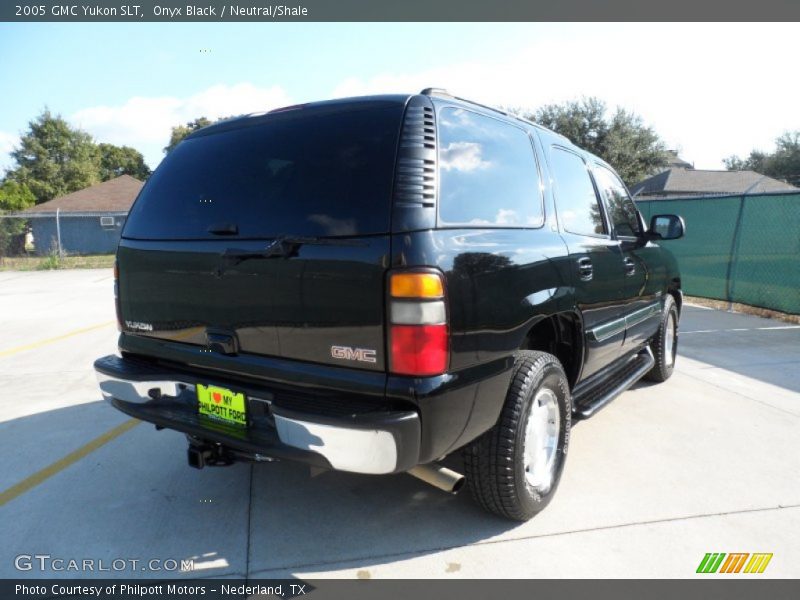 Onyx Black / Neutral/Shale 2005 GMC Yukon SLT
