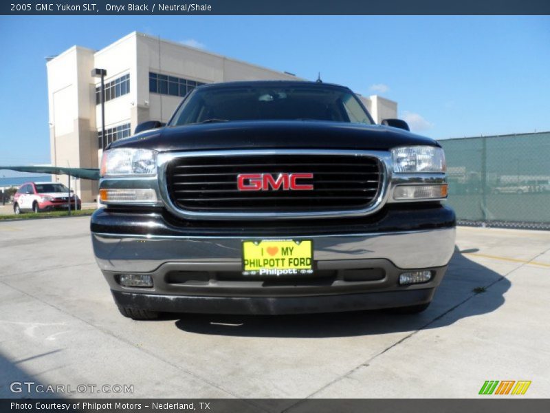 Onyx Black / Neutral/Shale 2005 GMC Yukon SLT