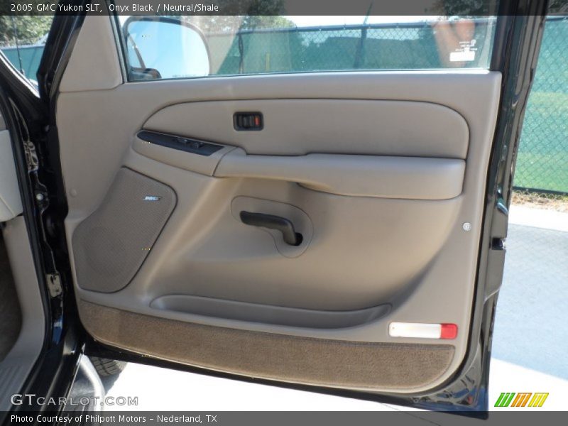 Onyx Black / Neutral/Shale 2005 GMC Yukon SLT