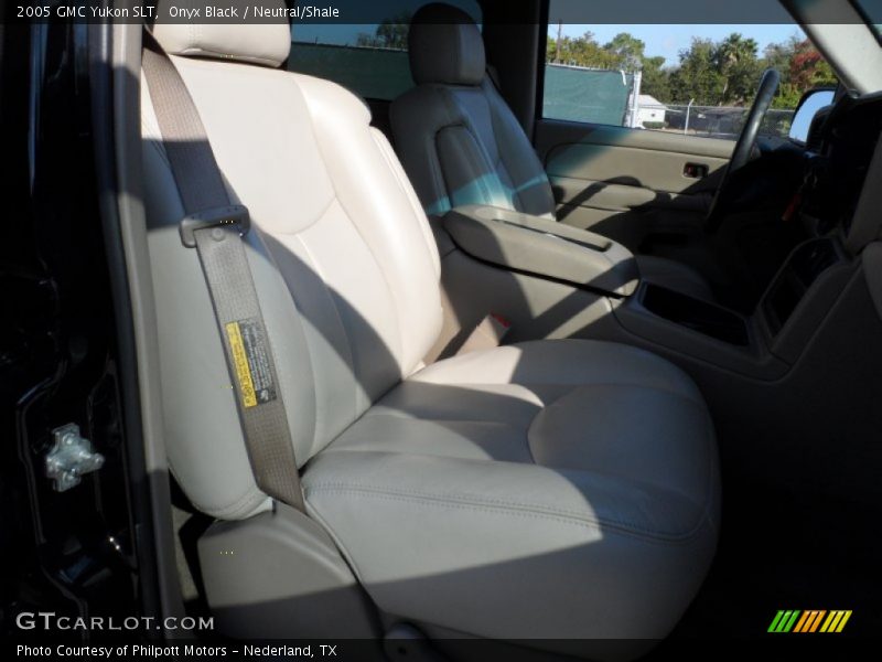 Onyx Black / Neutral/Shale 2005 GMC Yukon SLT