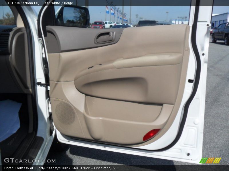 Clear White / Beige 2011 Kia Sedona LX
