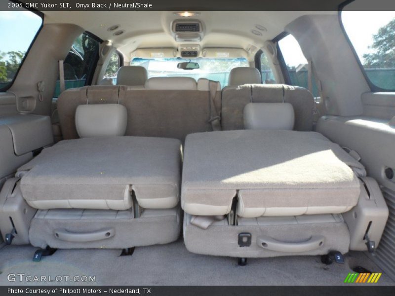 Onyx Black / Neutral/Shale 2005 GMC Yukon SLT