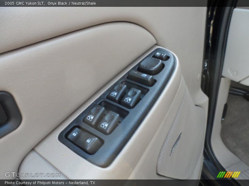 Onyx Black / Neutral/Shale 2005 GMC Yukon SLT