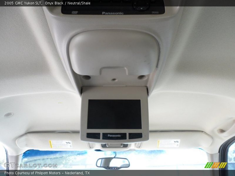 Onyx Black / Neutral/Shale 2005 GMC Yukon SLT