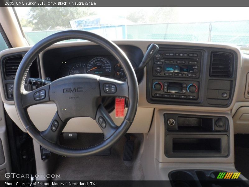Onyx Black / Neutral/Shale 2005 GMC Yukon SLT