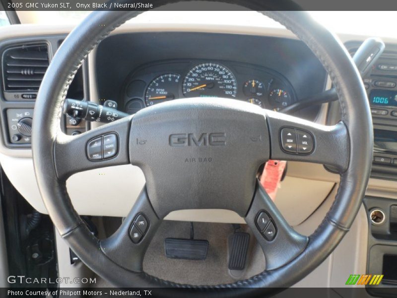 Onyx Black / Neutral/Shale 2005 GMC Yukon SLT