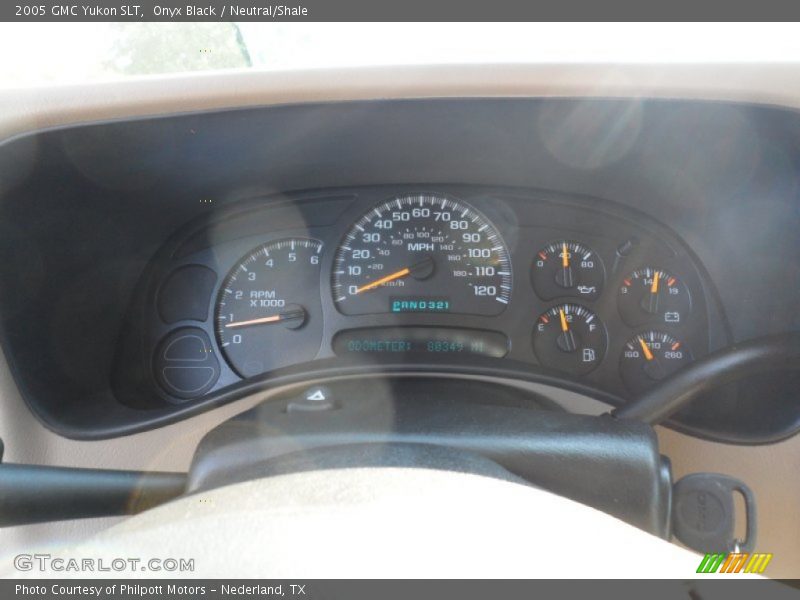 Onyx Black / Neutral/Shale 2005 GMC Yukon SLT