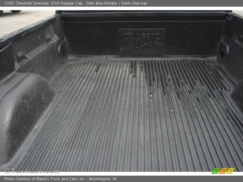 Dark Blue Metallic / Dark Charcoal 2005 Chevrolet Silverado 1500 Regular Cab