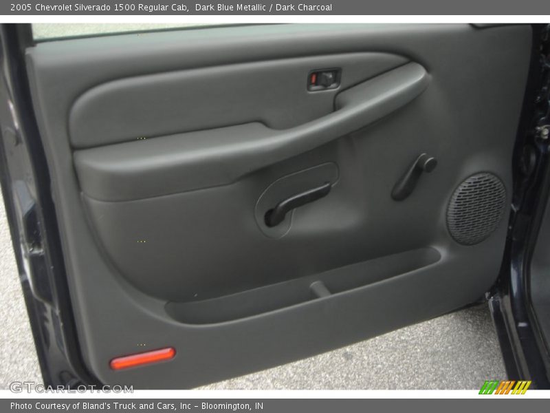 Dark Blue Metallic / Dark Charcoal 2005 Chevrolet Silverado 1500 Regular Cab