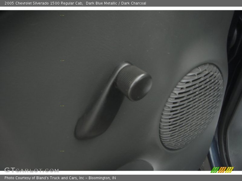 Dark Blue Metallic / Dark Charcoal 2005 Chevrolet Silverado 1500 Regular Cab