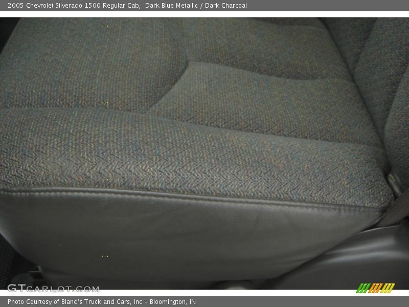 Dark Blue Metallic / Dark Charcoal 2005 Chevrolet Silverado 1500 Regular Cab