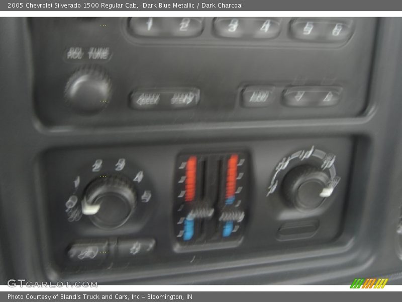 Dark Blue Metallic / Dark Charcoal 2005 Chevrolet Silverado 1500 Regular Cab