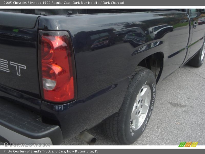 Dark Blue Metallic / Dark Charcoal 2005 Chevrolet Silverado 1500 Regular Cab