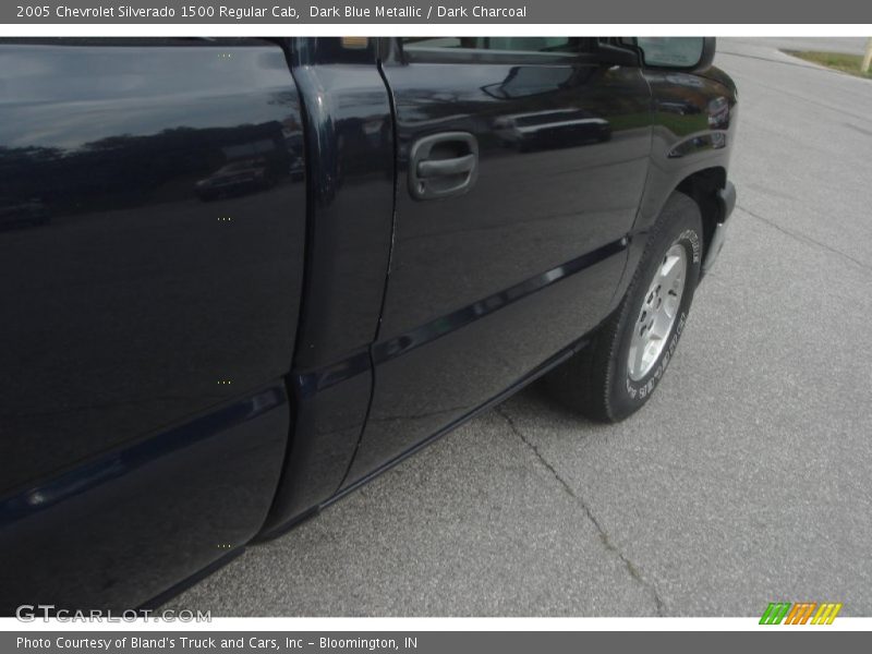 Dark Blue Metallic / Dark Charcoal 2005 Chevrolet Silverado 1500 Regular Cab