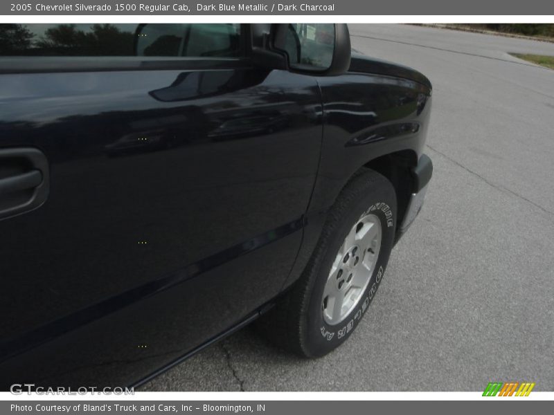 Dark Blue Metallic / Dark Charcoal 2005 Chevrolet Silverado 1500 Regular Cab