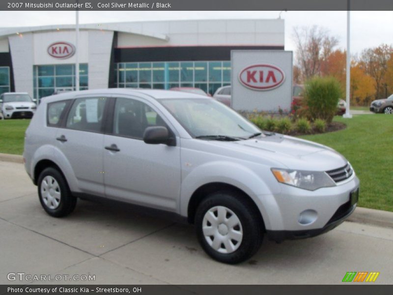 Cool Silver Metallic / Black 2007 Mitsubishi Outlander ES