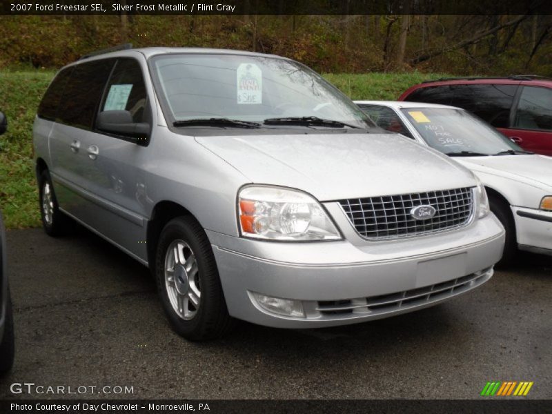 Front 3/4 View of 2007 Freestar SEL