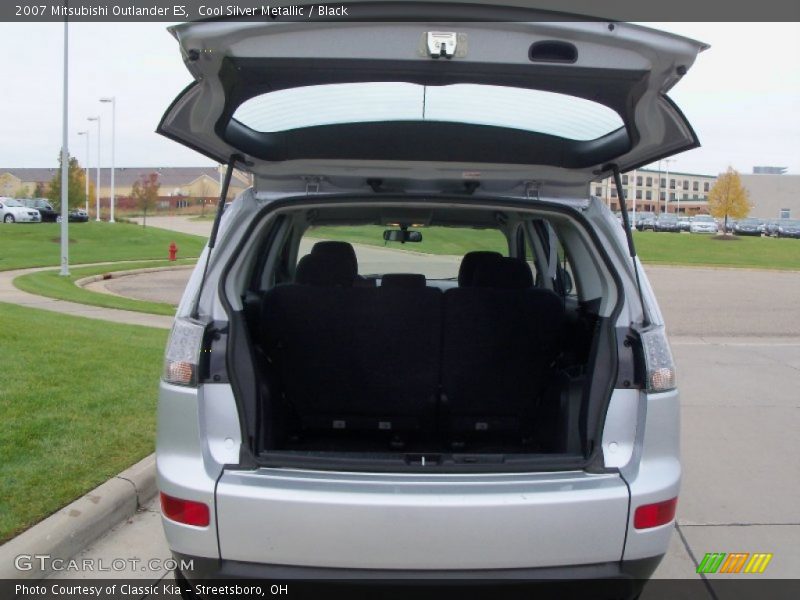 Cool Silver Metallic / Black 2007 Mitsubishi Outlander ES