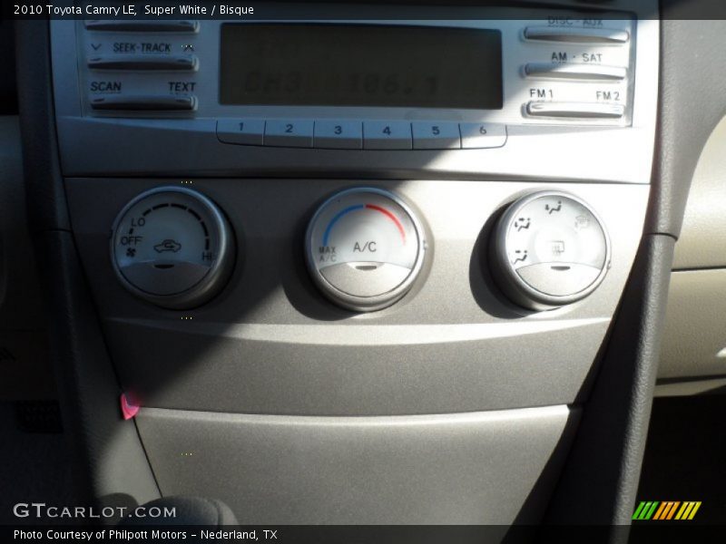 Super White / Bisque 2010 Toyota Camry LE