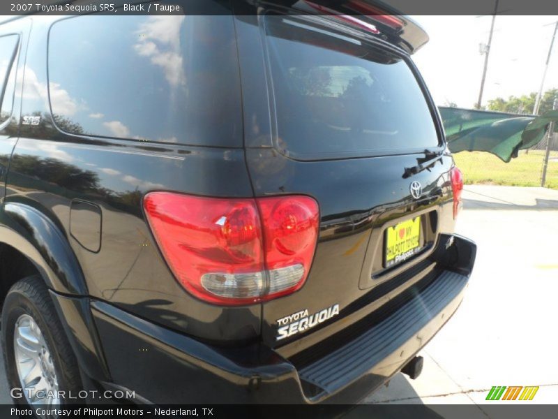 Black / Taupe 2007 Toyota Sequoia SR5