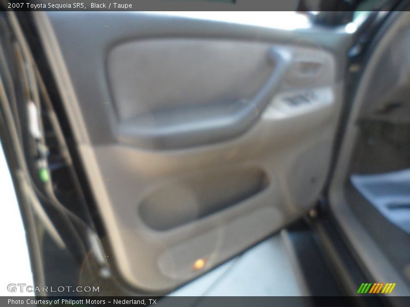 Black / Taupe 2007 Toyota Sequoia SR5