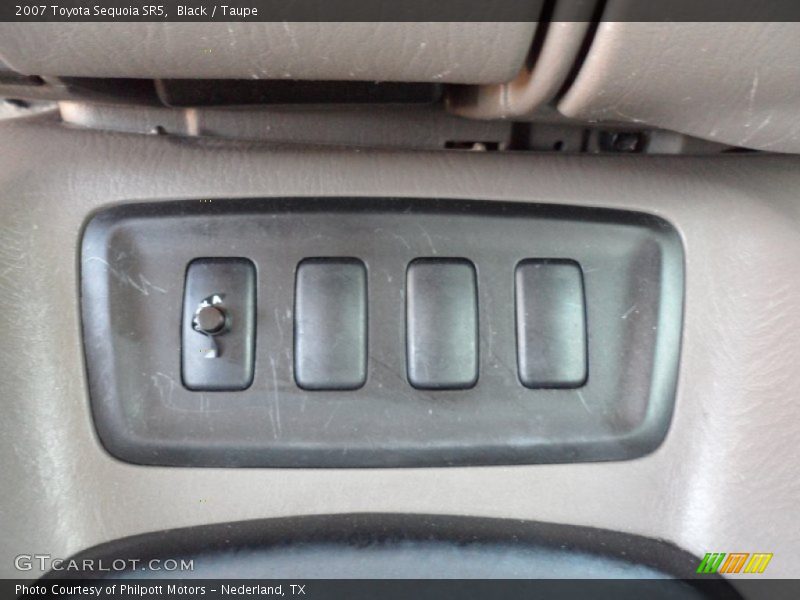 Black / Taupe 2007 Toyota Sequoia SR5