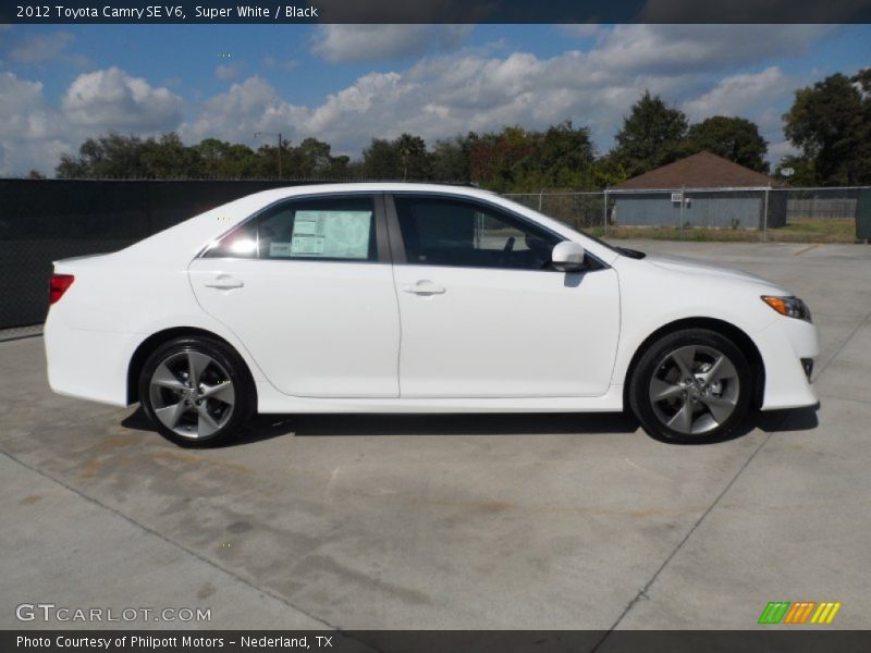Super White / Black 2012 Toyota Camry SE V6