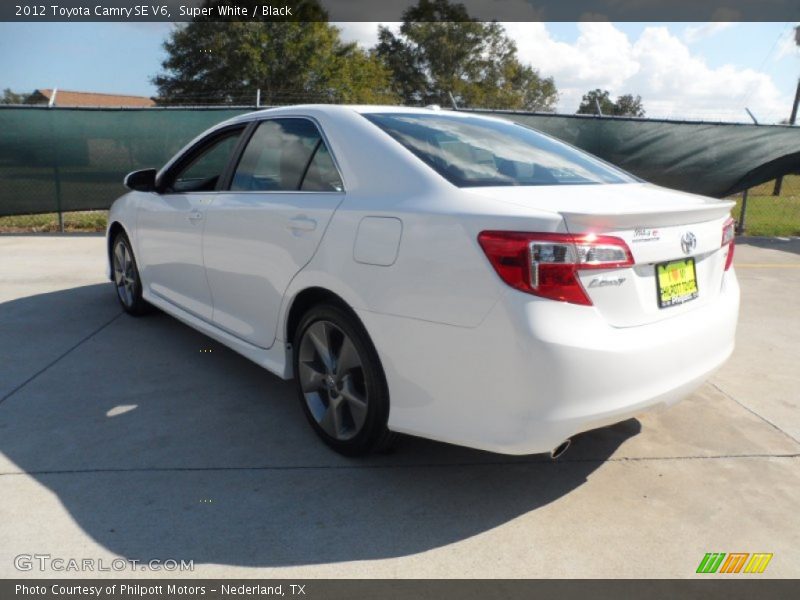 Super White / Black 2012 Toyota Camry SE V6