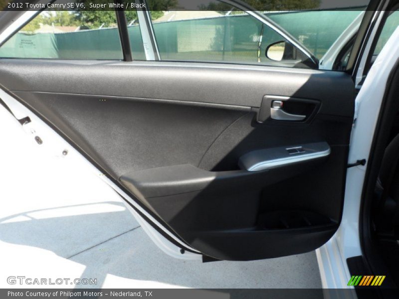 Super White / Black 2012 Toyota Camry SE V6