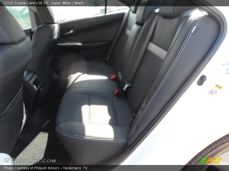 Super White / Black 2012 Toyota Camry SE V6