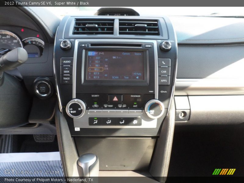 Super White / Black 2012 Toyota Camry SE V6