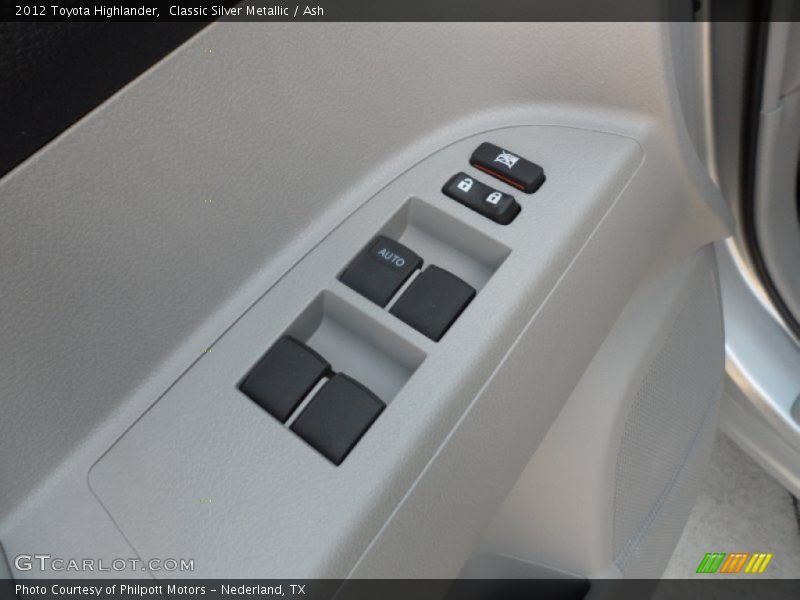 Classic Silver Metallic / Ash 2012 Toyota Highlander