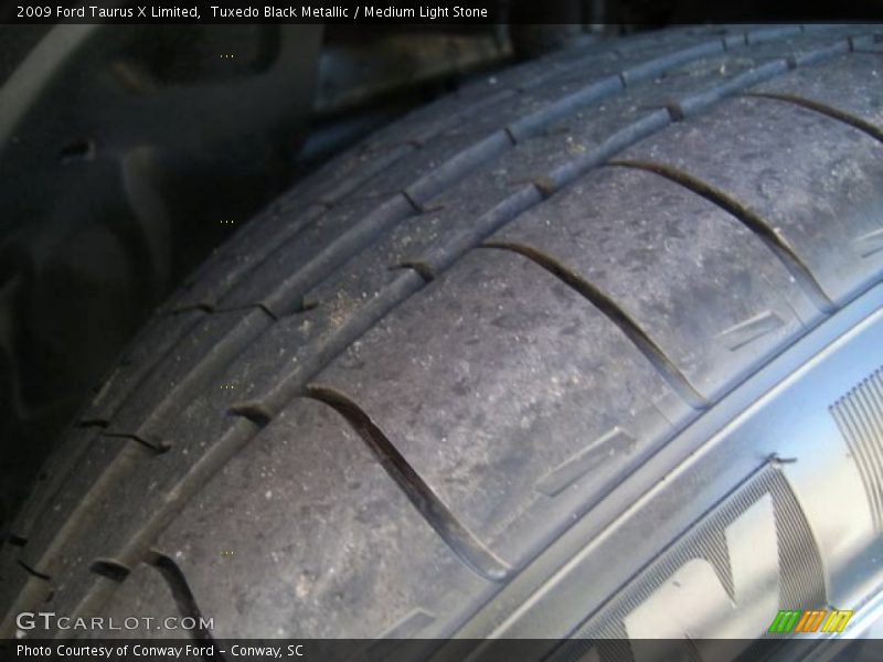 Tuxedo Black Metallic / Medium Light Stone 2009 Ford Taurus X Limited