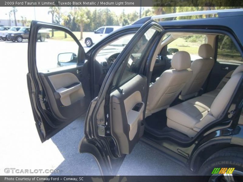 Tuxedo Black Metallic / Medium Light Stone 2009 Ford Taurus X Limited