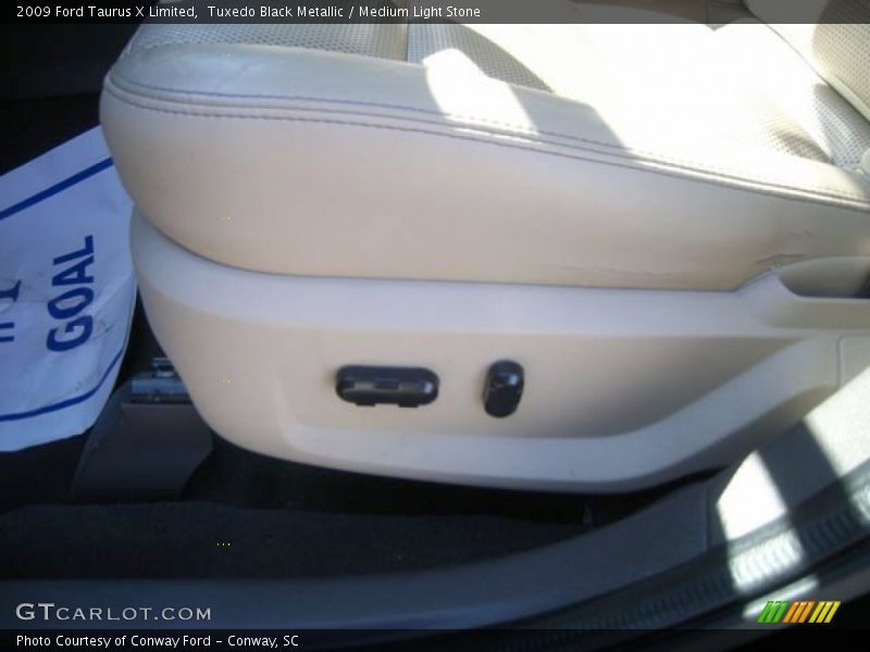 Tuxedo Black Metallic / Medium Light Stone 2009 Ford Taurus X Limited