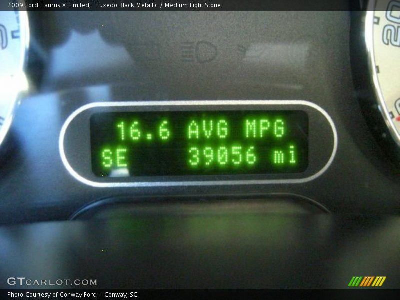 Tuxedo Black Metallic / Medium Light Stone 2009 Ford Taurus X Limited