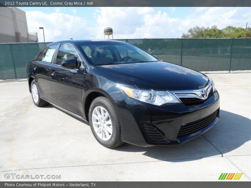 Front 3/4 View of 2012 Camry LE