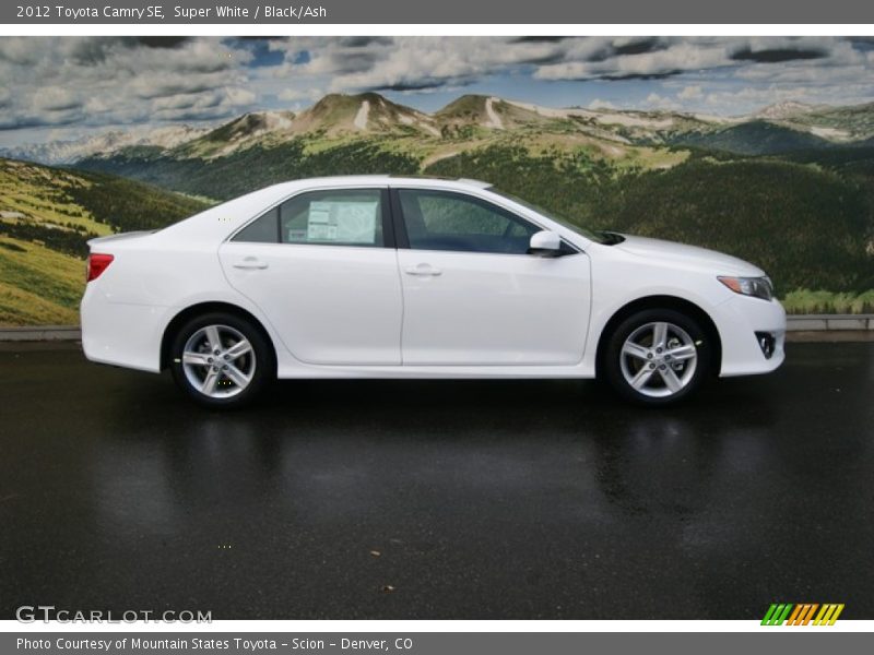 Super White / Black/Ash 2012 Toyota Camry SE