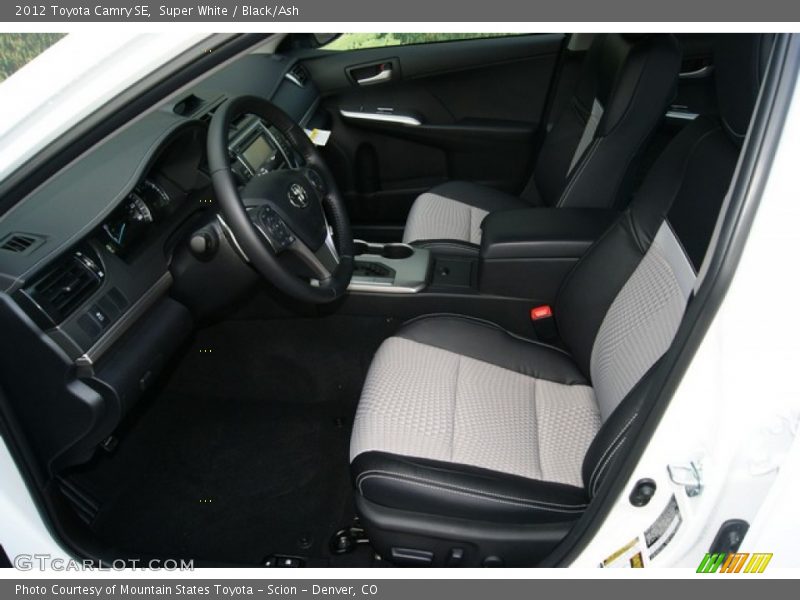 Super White / Black/Ash 2012 Toyota Camry SE