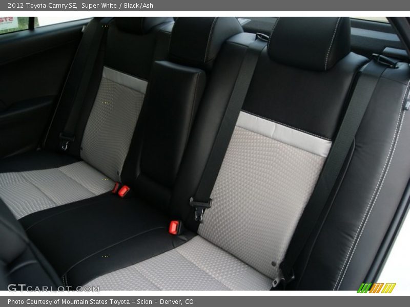 Super White / Black/Ash 2012 Toyota Camry SE