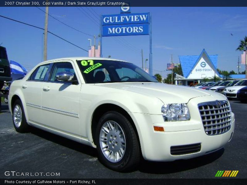 Cool Vanilla / Dark Slate Gray/Light Graystone 2007 Chrysler 300