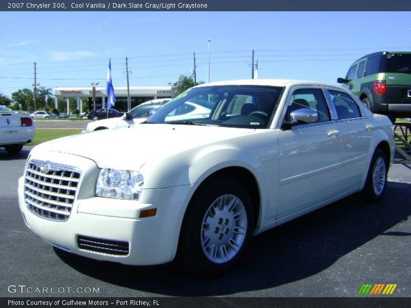 Cool Vanilla / Dark Slate Gray/Light Graystone 2007 Chrysler 300