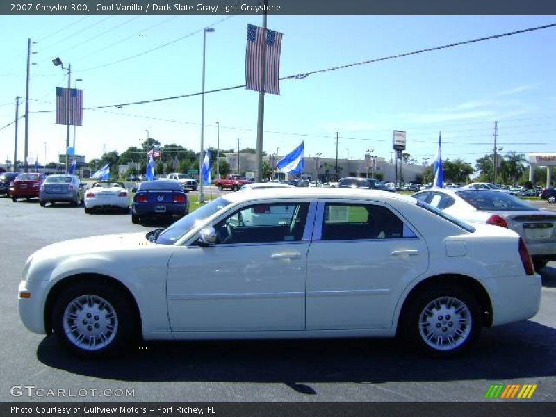 Cool Vanilla / Dark Slate Gray/Light Graystone 2007 Chrysler 300