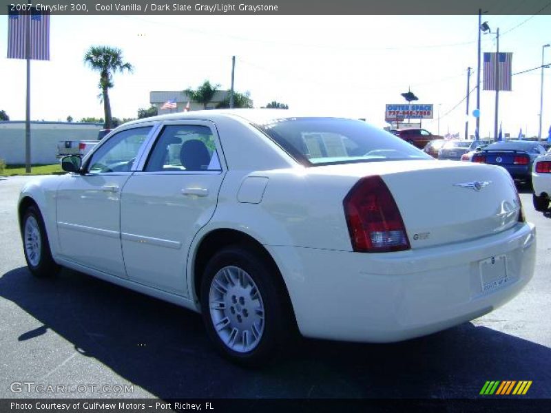 Cool Vanilla / Dark Slate Gray/Light Graystone 2007 Chrysler 300