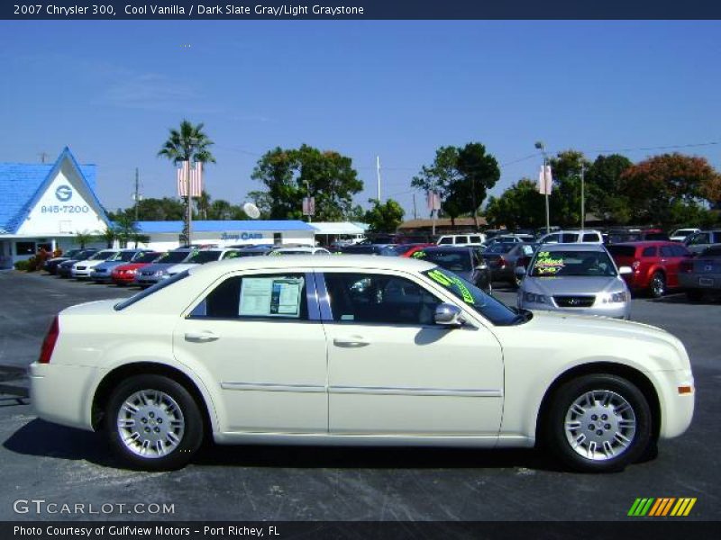 Cool Vanilla / Dark Slate Gray/Light Graystone 2007 Chrysler 300