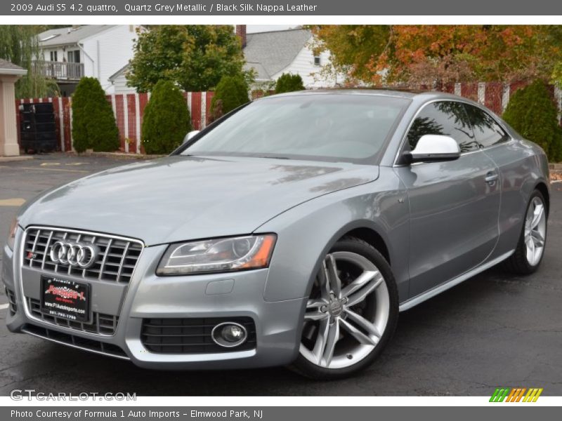 Front 3/4 View of 2009 S5 4.2 quattro